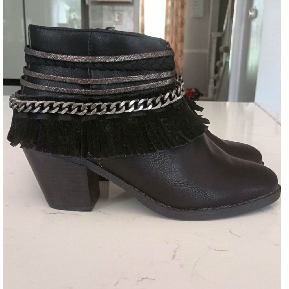 Y2K NWOT Rampage black booties sz 8 W fringe layered leather/chains Western boho